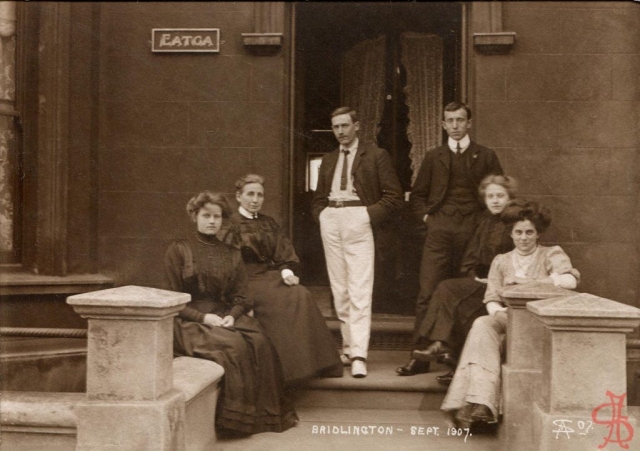 Bridlington, family group, "EATGA" 1907