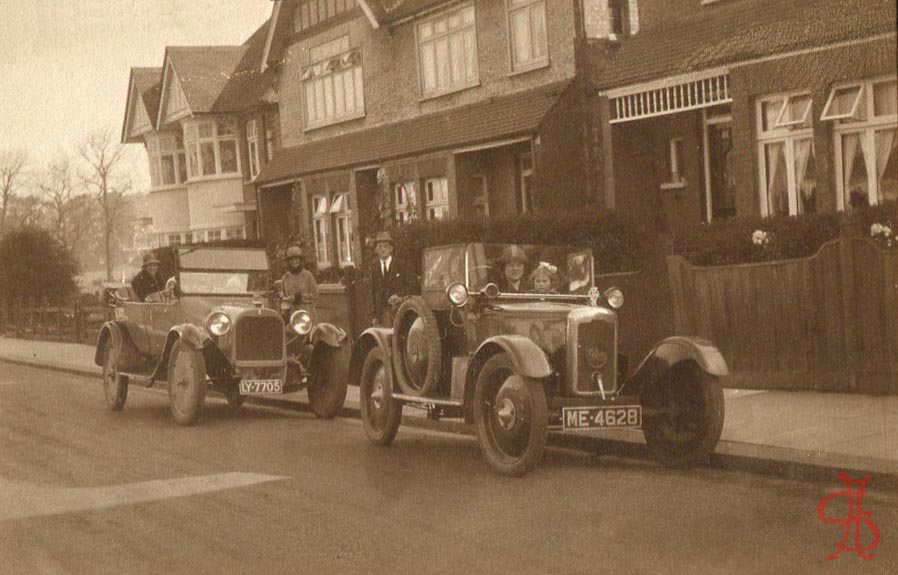 131-123 Harrow View dated 1922, cars LY7705 and ME4628