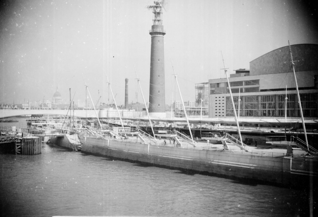 Shot tower, Festival Hall and river frontage, 1951